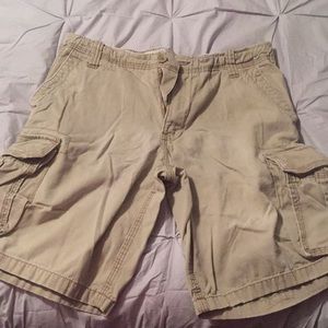 Aeropostale 34” waist khaki cargo shorts